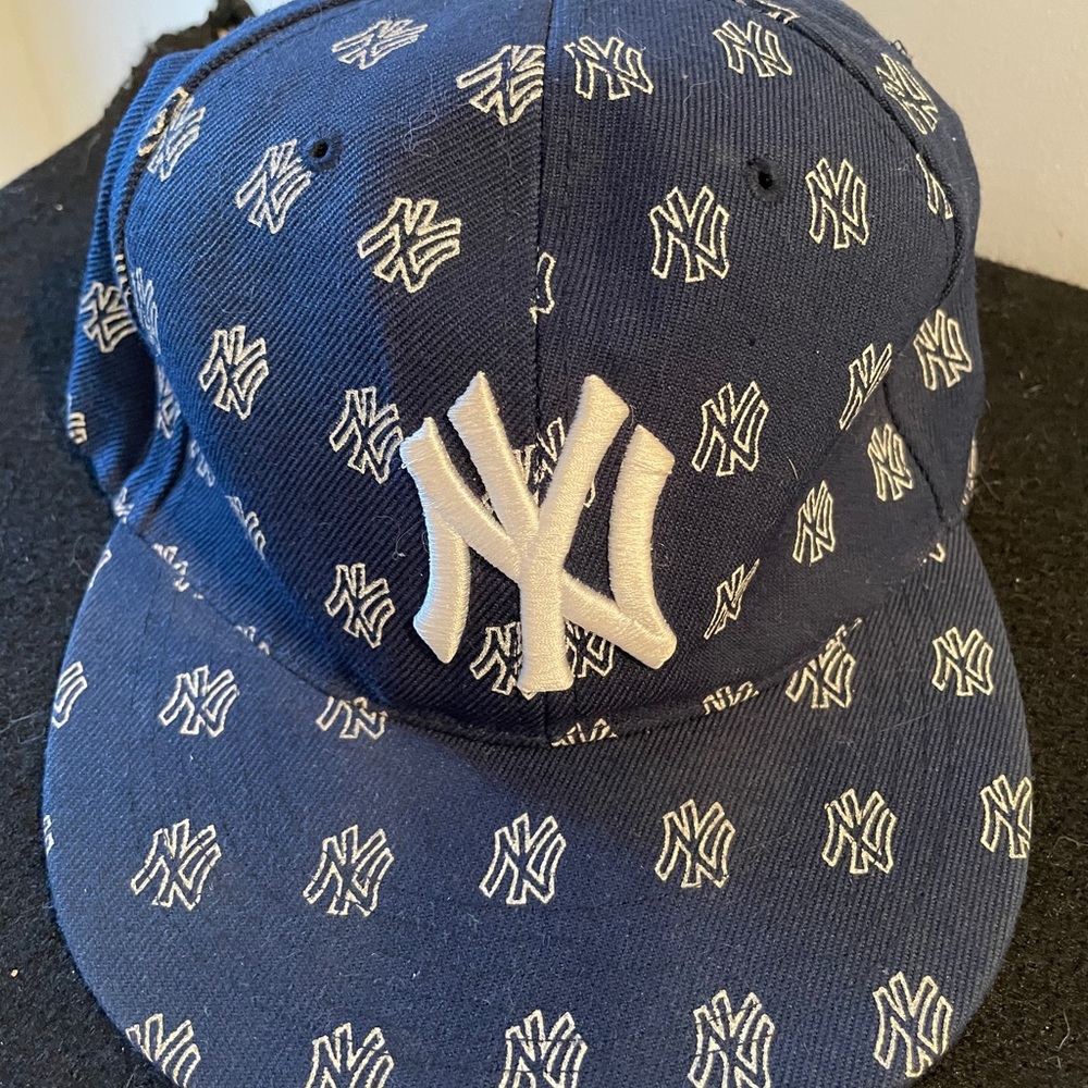 NYY fitted hat used